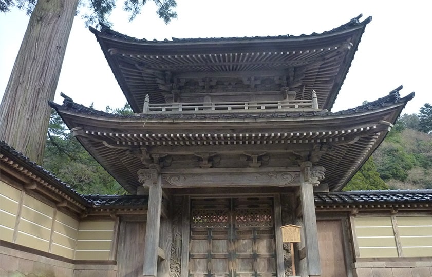 二俣本泉寺山門（蓮如ゆかりの寺）