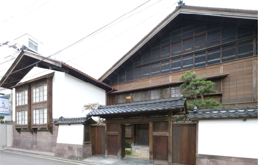 旧佐野家住宅（きゅうさのけじゅうたく）〔金沢学生のまち市民交流館〕